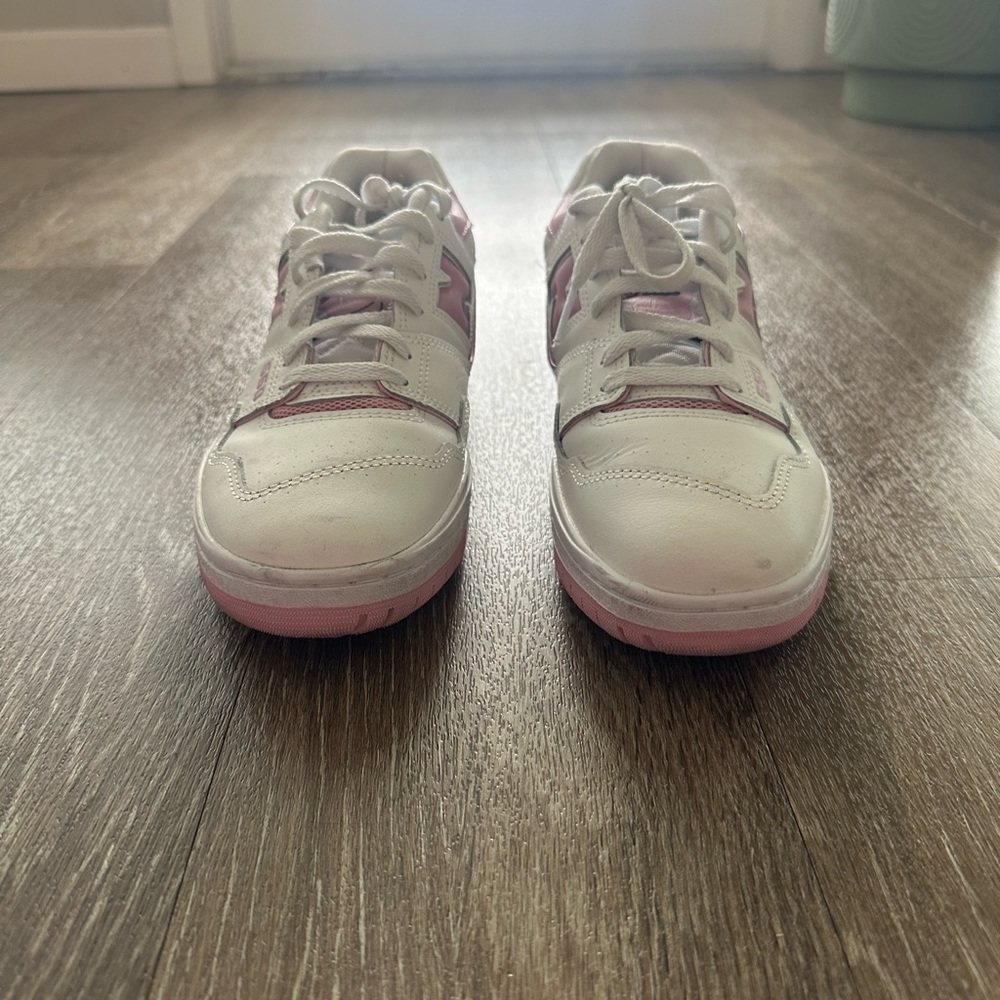 Women White and Pink Sneakers New balance model 550
